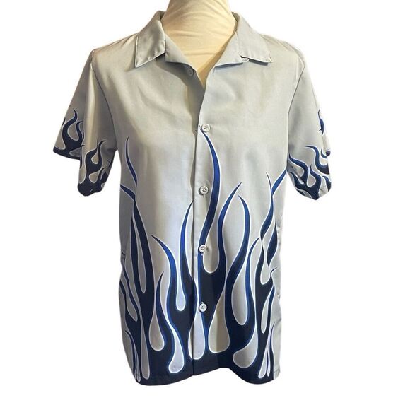 No Boundaries Men’s Gray w/ Blue Flames Button Down Shirt Size XL (Youth) 16/18 - Picture 1 of 9
